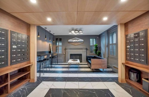 Dwight Apartment | Modern Studio Retreat