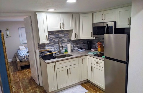 South Sarasota Apartment | Modern Studio Retreat Near Siesta Key