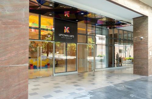 Bonifacio Global City Apartment | Modern Studio - Uptown BGC Brand New Fast WiFi