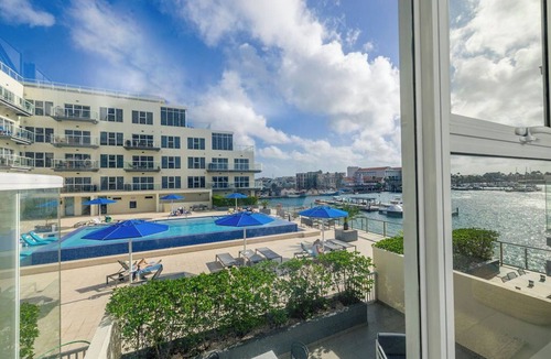 Oranjestad Condo | Modern Studio with a View