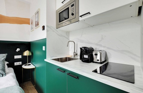 18th Arrondissement Apartment | Modern Studio with A/C - Near Montmartre