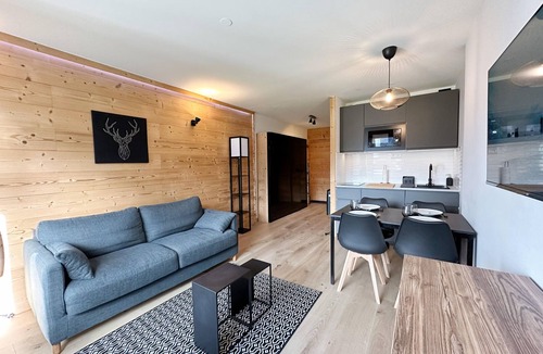 Samoens Apartment | Modern studio with balcony and parking in Samoëns