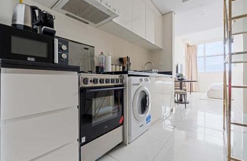 Jumeirah Village Apartment | Modern Studio with Balcony