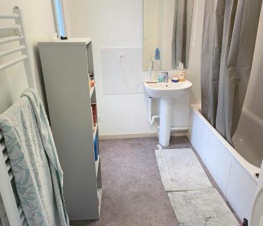 Gaillard Apartment | Modern Studio with Panoramic View - Geneva Tram 17