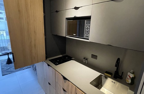La Carolina Apartment | Modern studio with parking - Murphy bed
