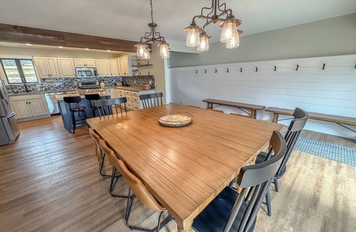 Paradise Point House | Modern + Stunning! Private + Flat Lakefront!