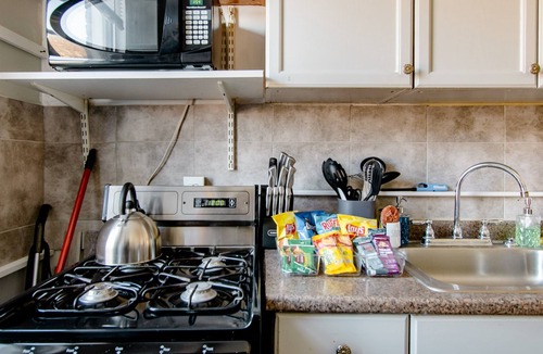 Bloomingdale Apartment | Modern & Stylish 2BR DC Retreat | Walkable & Cozy