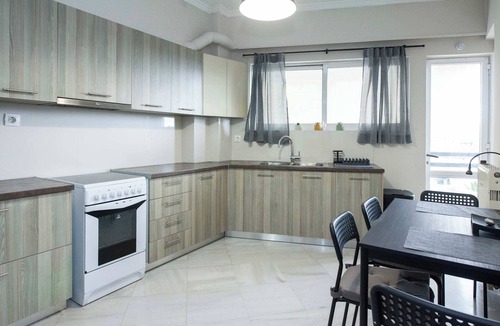 Irakleio Apartment | Modern Stylish 3Bd Balcony Retreat in Neo Irakleio