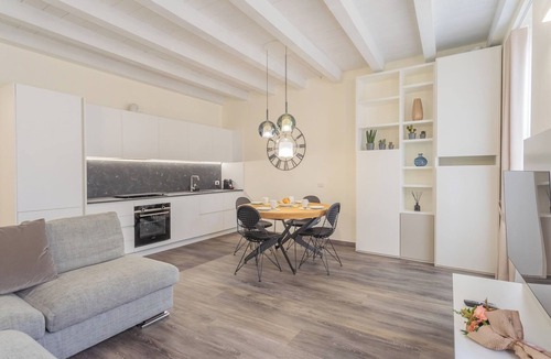Como City Centre Apartment | Modern & Stylish Apartment in Como City by Rent all Como
