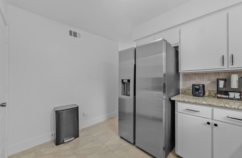 West Arlington House | Modern & Stylish Arlington Home Near AT&T Stadium