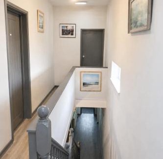 Wolverhampton House | Modern Stylish Double Room with TV & Fast Wi-Fi