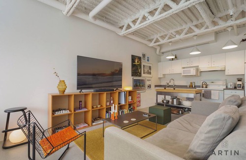 Mount Pleasant Condo | Modern & Stylish Studio Flat - Right off Main St.