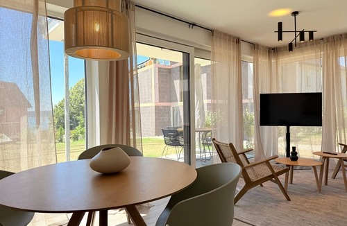 Unteruhldingen Apartment | Modern Suite Happiness with covered terrace near the lake and beach in Uhldinge