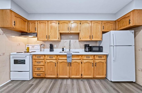 Dufferin Grove Hotel | Modern Suite Near Dufferin Grove Transit Line
