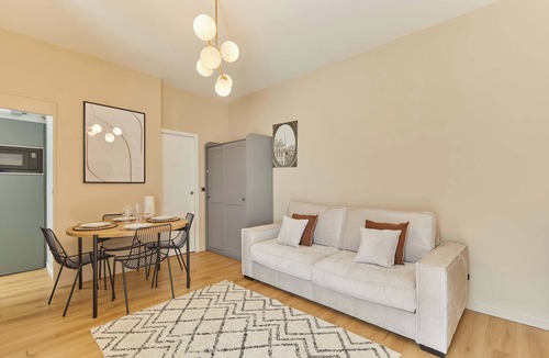 16th Arrondissement Apartment | Modern Suite Paris 16th District Seine riverbank