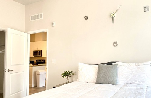 Downtown Baltimore Apartment | 💎 Modern Suite 💎 Secure 💎 Close to All