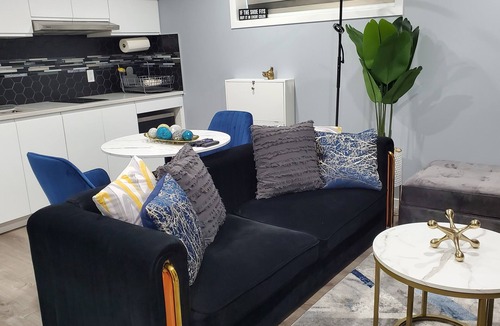 Northeast Edmonton House | ⭐ Modern Suite · Sleek, Cozy & Serene · LRT, Shops & Entertainment All Nearby