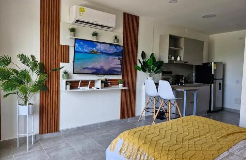 Papare Apartment | Modern suite steps from the sea