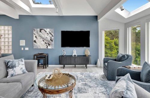 Marine Terrace House | Modern Sunlit Coastal Retreat