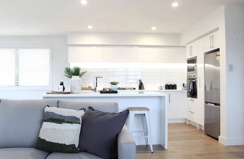 Ahuriri House | Modern, Sunny & Spacious - 5 minutes walk to the heart of Ahuriri!