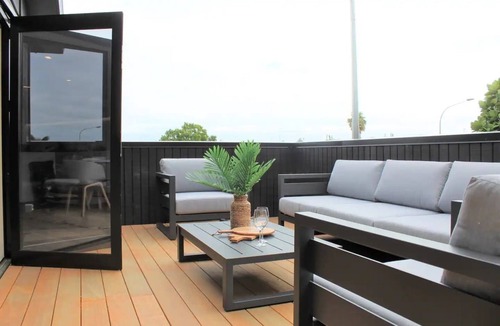 Ahuriri House | Modern, Sunny & Spacious - 5 minutes walk to the heart of Ahuriri!