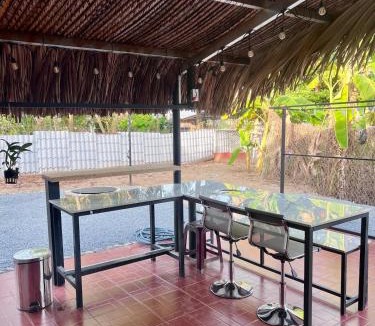 Ben Tre House | Modern Thatch