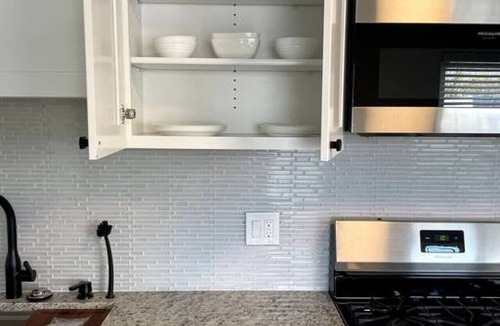 Stoneham Condo | Modern Three Bedroom Condo - Near Boston