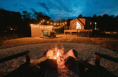 New Plymouth Cabin | Modern Tiny Cabin + Hot Tub | Fire Pit in the Hocking Hills!