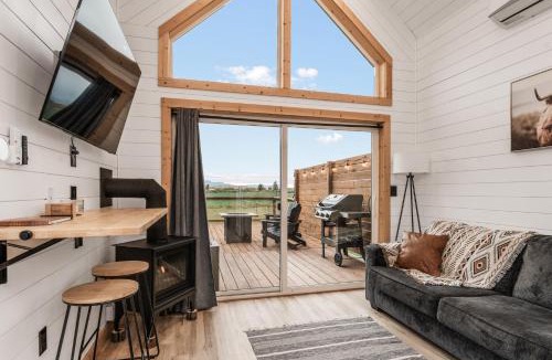 Bynum Apartment | Modern Tiny Cabin, with Hot tub in Choteau MT