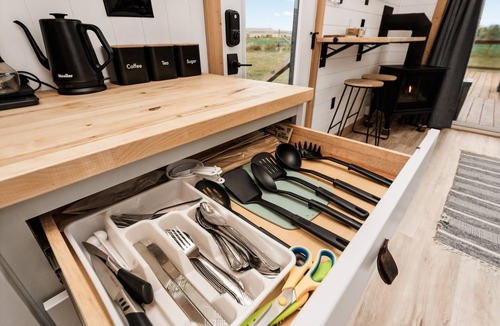 Bynum Apartment | Modern Tiny Cabin, with Hot tub in Choteau MT