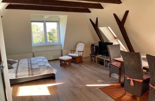 Markkleeberg Apartment | Modern top floor apartment 5 min to Markkleeberger See