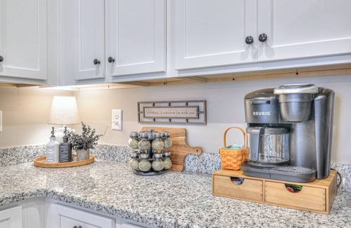 Manchester House | Modern Townhome 2BR/2.5 Bath in gated community in the heart of Manchester