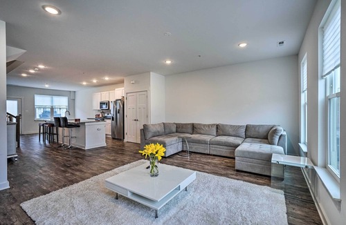 Frederick House | Modern Townhome 4 Mi to Downtown Frederick!