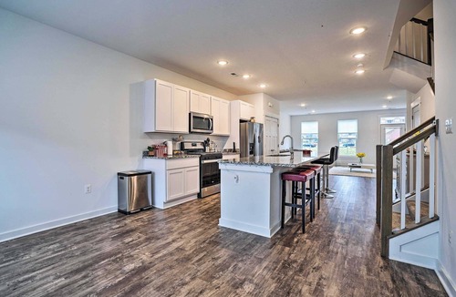 Frederick House | Modern Townhome 4 Mi to Downtown Frederick!