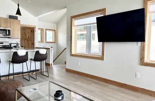 Crested Butte House | Modern townhome, minutes to ski resort, includes sauna and ping pong table