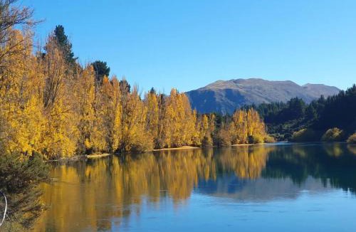Albert Town House | Modern Townhouse, Alpine Views, Close To Wanaka