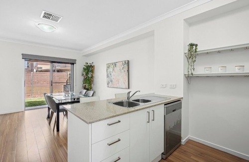 Wright House | Modern Townhouse in Wright with Mt Stromlo Views