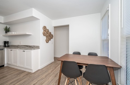 Mount Adams House | Modern Townhouse steps to Eden Park