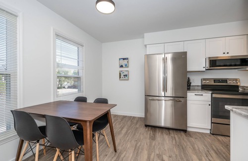 Mount Adams House | Modern Townhouse steps to Eden Park