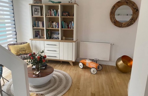 Kerherou House | Modern townhouse with garden, right in the center and close to the beach