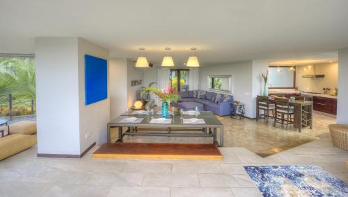 Bejuco House | Modern Tropical Villa, Private Pool, Ocean View, Nature Trails, Gated