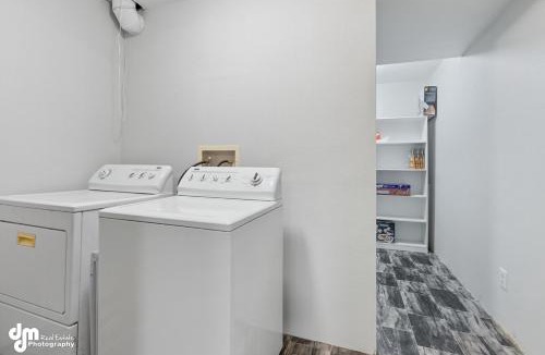 Turnagain House | Modern Turnagain Townhome