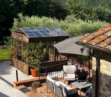 Chianni Bed & Breakfast | Modern Tuscan Escape Podere la Svolta
