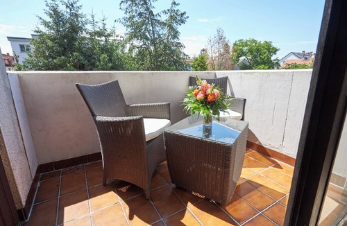 Offenbach am Main Apartment | Modern two bedroom apartment with balcony - Parking available - Free Bike Rentals
