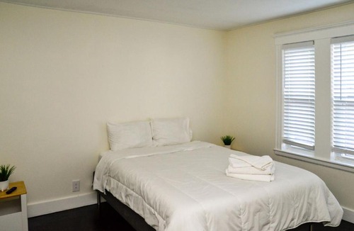 Stoneham Apartment | Modern Two Bedroom Condo - Boston
