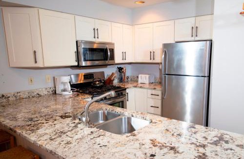 Ludlow Apartment | Modern & Updated Winterplace 3Br- Sleeps 12 condo