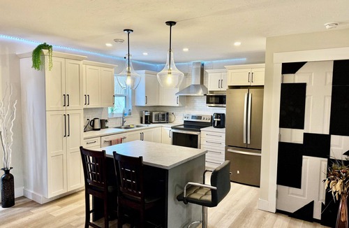 Dieppe House | Modern Vac Home, Private Hot Tub, Close to Airport