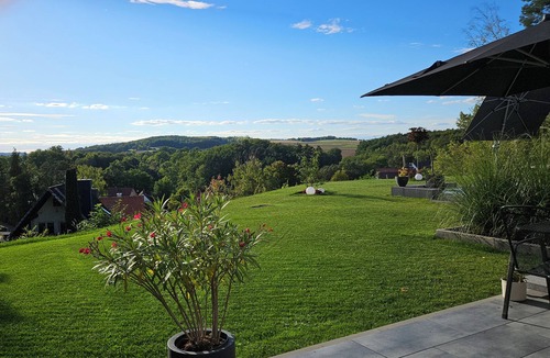Grub am Forst Apartment | Modern vacation apartment Wallys Auszeit in a great location