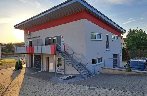 Weiltingen Apartment | Modern vacation apartment 5 pers. with sauna, balcony and e-charging station