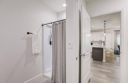Rotonda Heights Apartment | Modern Vacation House
